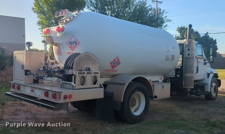 image for item NW9747 2008 International  Durastar  4300 tank truck