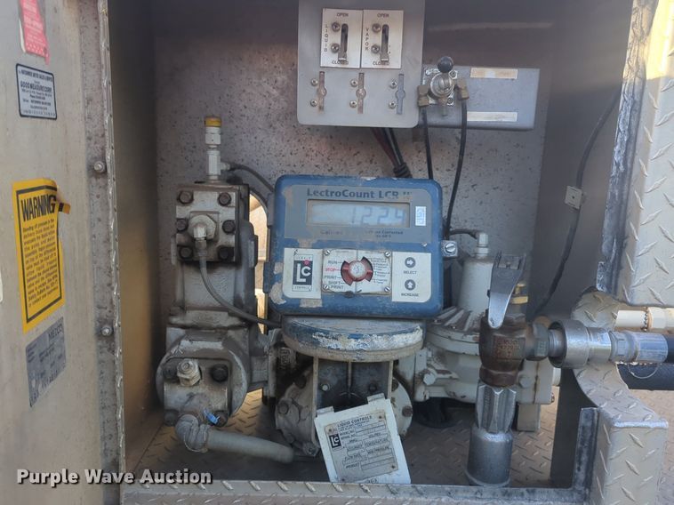 image for item NW9747 2008 International  Durastar  4300 tank truck