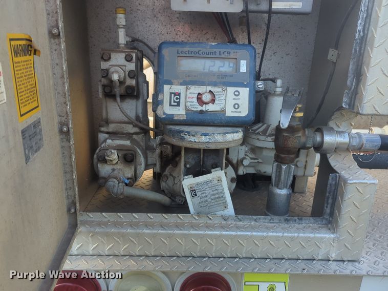 image for item NW9747 2008 International  Durastar  4300 tank truck