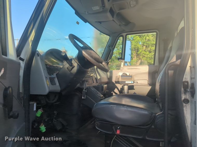 image for item NW9747 2008 International  Durastar  4300 tank truck