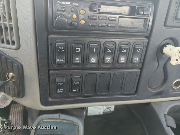 image for item NW9747 2008 International  Durastar  4300 tank truck