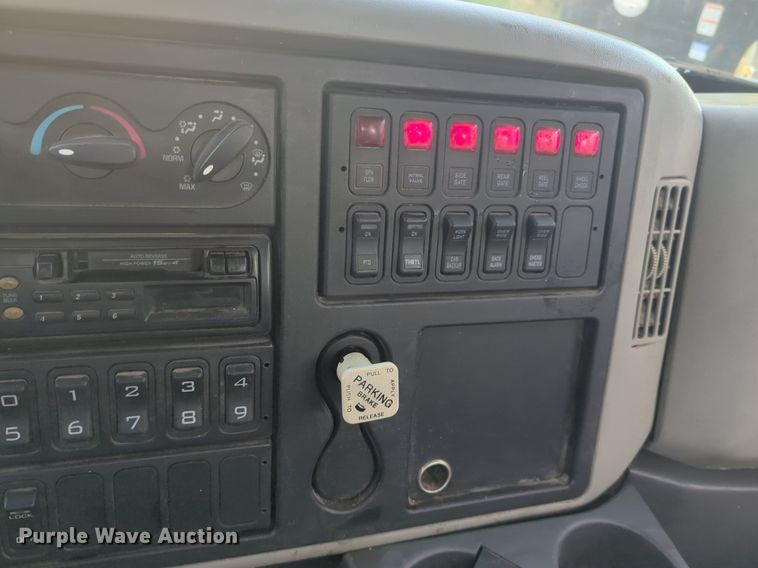 image for item NW9747 2008 International  Durastar  4300 tank truck