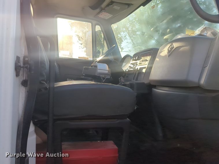 image for item NW9747 2008 International  Durastar  4300 tank truck