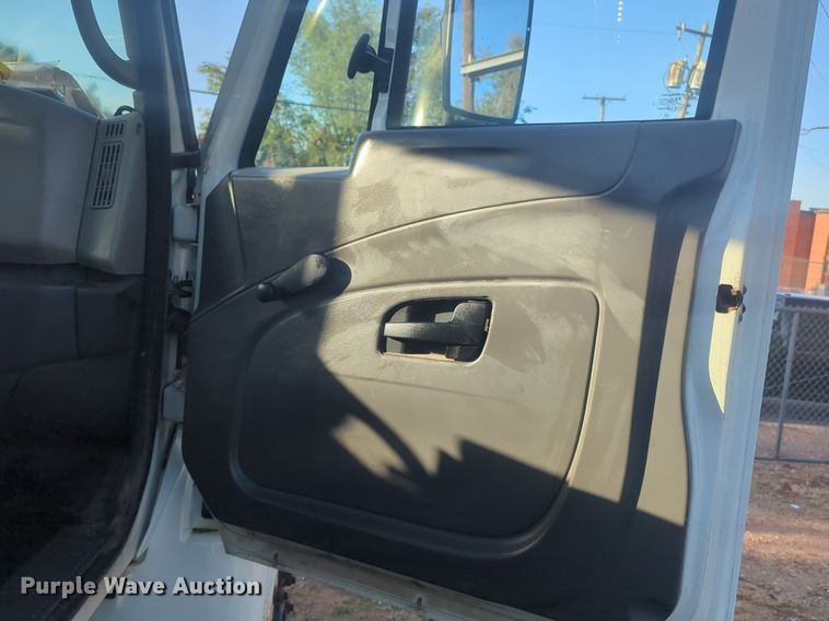 image for item NW9747 2008 International  Durastar  4300 tank truck