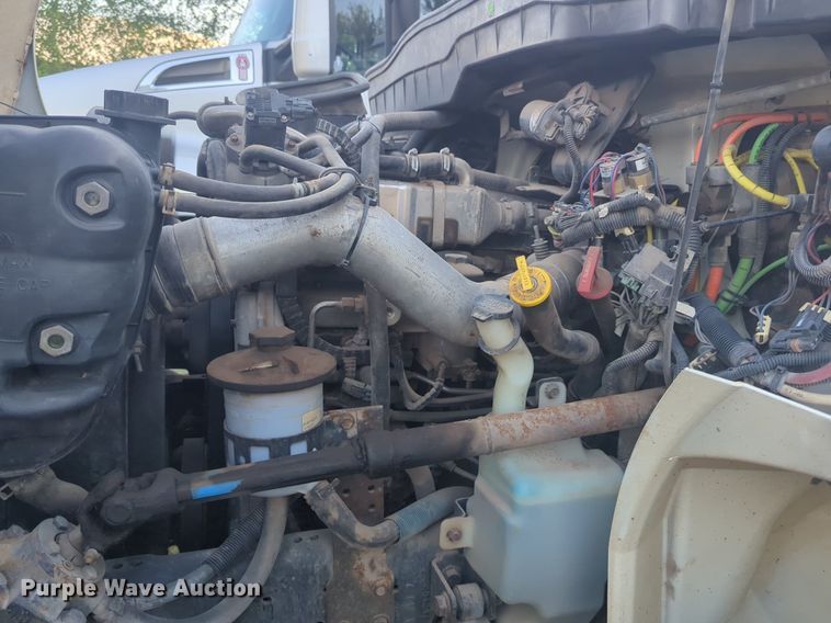 image for item NW9747 2008 International  Durastar  4300 tank truck