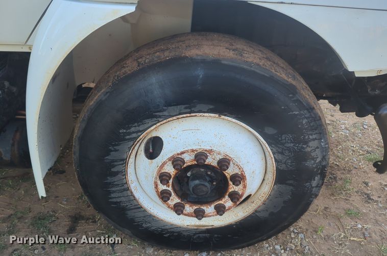 image for item NW9747 2008 International  Durastar  4300 tank truck