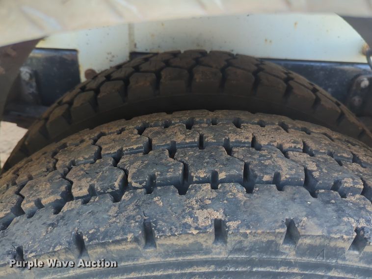 image for item NW9747 2008 International  Durastar  4300 tank truck