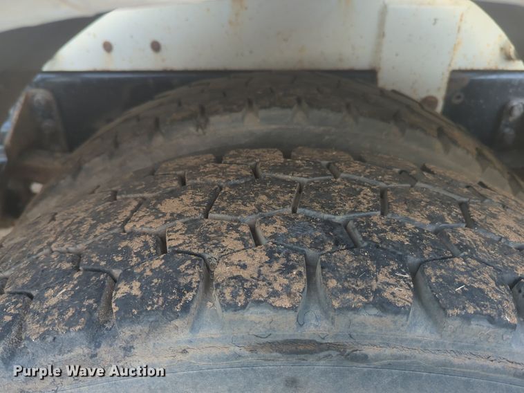 image for item NW9747 2008 International  Durastar  4300 tank truck