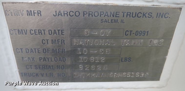 image for item NW9747 2008 International  Durastar  4300 tank truck