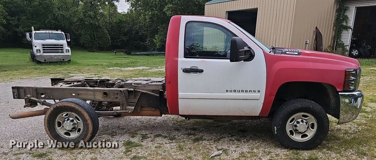 image for item NX9149 2008 Chevrolet Silverado 2500HD pickup truck cab and chassis