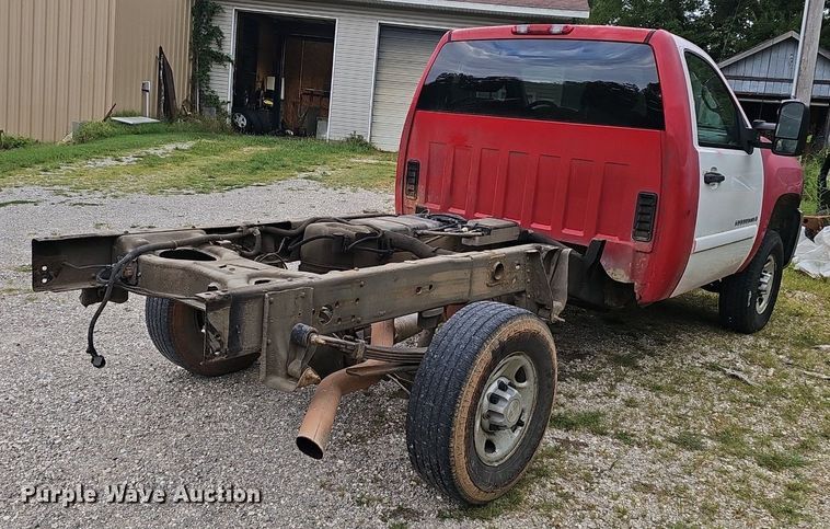 image for item NX9149 2008 Chevrolet Silverado 2500HD pickup truck cab and chassis