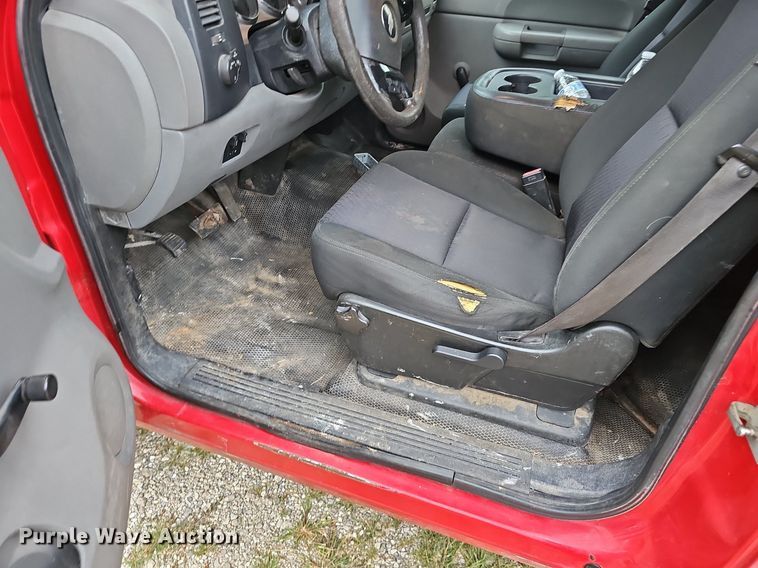 image for item NX9149 2008 Chevrolet Silverado 2500HD pickup truck cab and chassis