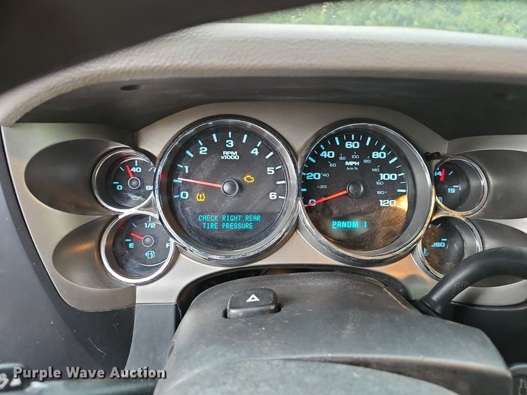 image for item NX9149 2008 Chevrolet Silverado 2500HD pickup truck cab and chassis