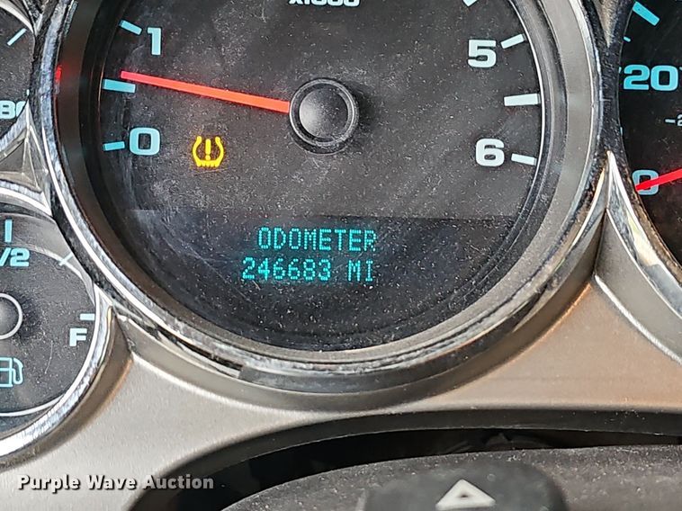 image for item NX9149 2008 Chevrolet Silverado 2500HD pickup truck cab and chassis