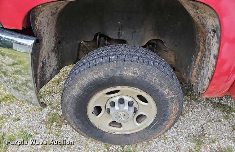 image for item NX9149 2008 Chevrolet Silverado 2500HD pickup truck cab and chassis