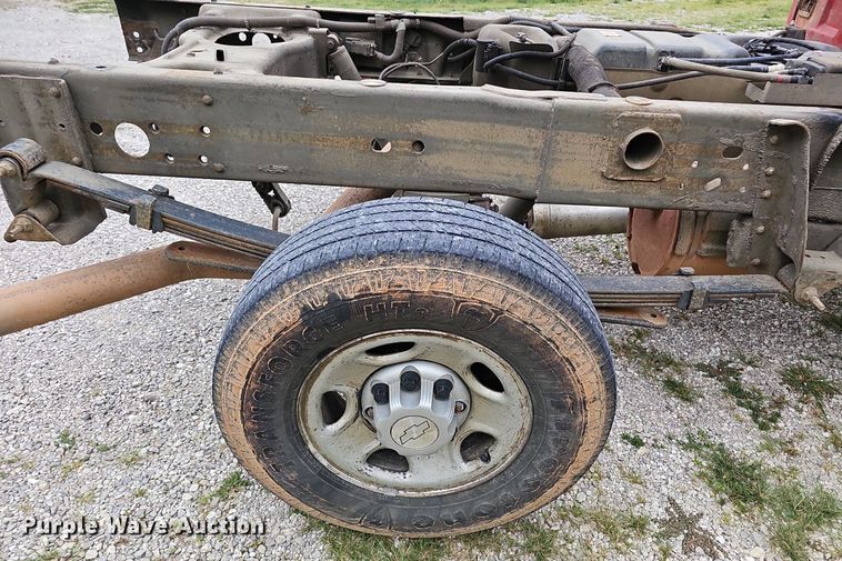 image for item NX9149 2008 Chevrolet Silverado 2500HD pickup truck cab and chassis