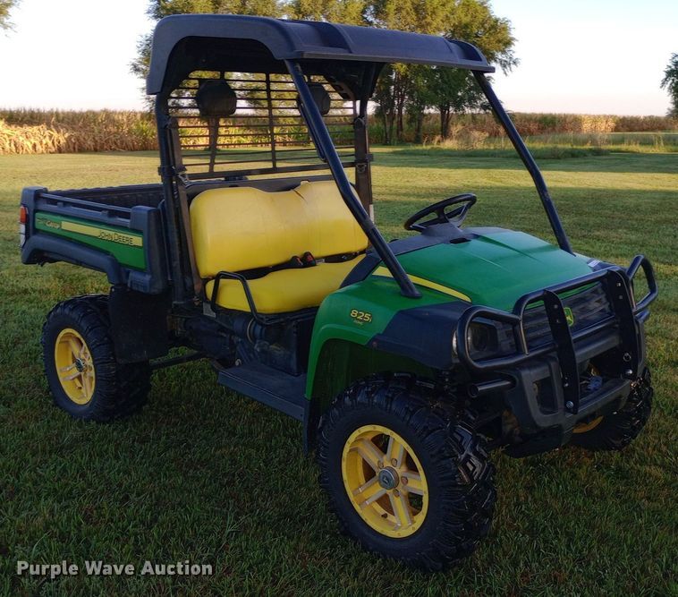 image for item NY9475 2013 John Deere 825i Gator utility vehicle