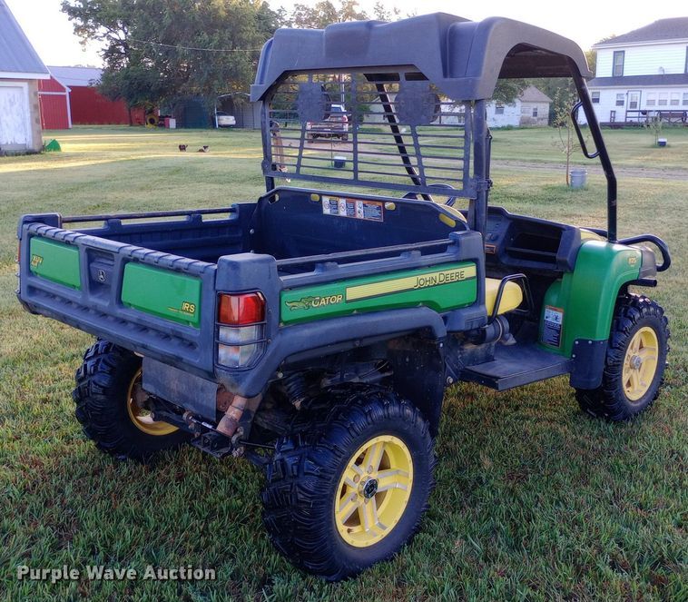 image for item NY9475 2013 John Deere 825i Gator utility vehicle