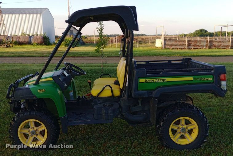 image for item NY9475 2013 John Deere 825i Gator utility vehicle