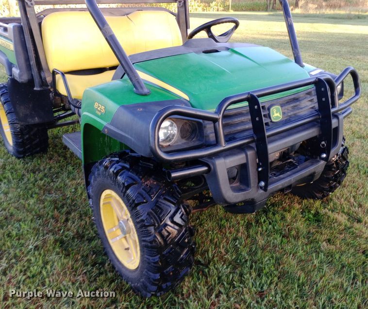 image for item NY9475 2013 John Deere 825i Gator utility vehicle