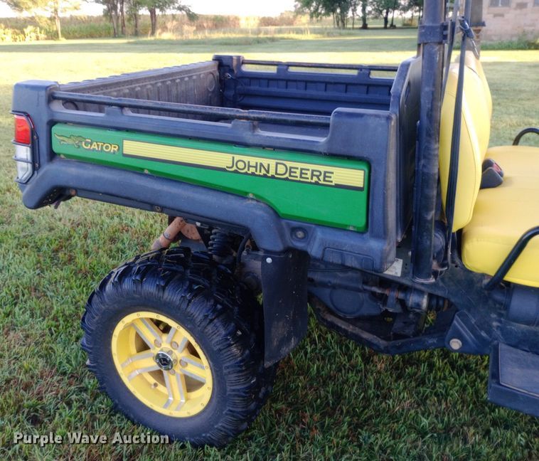 image for item NY9475 2013 John Deere 825i Gator utility vehicle