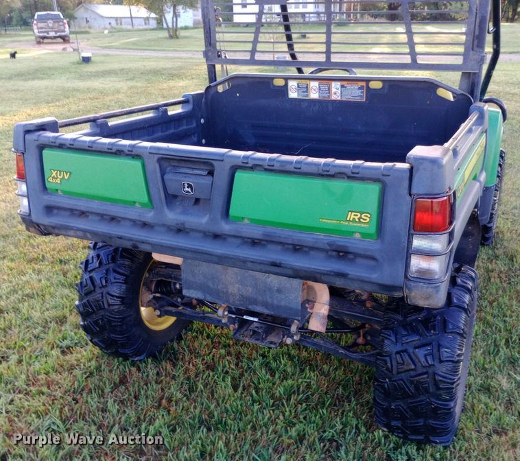 image for item NY9475 2013 John Deere 825i Gator utility vehicle