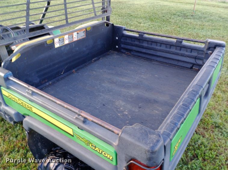 image for item NY9475 2013 John Deere 825i Gator utility vehicle