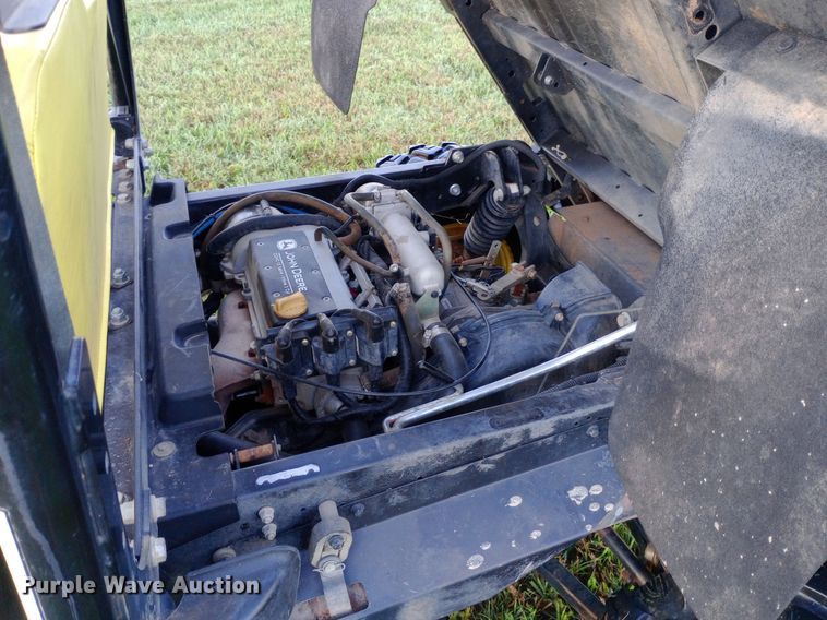 image for item NY9475 2013 John Deere 825i Gator utility vehicle