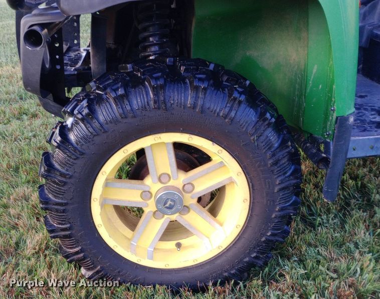 image for item NY9475 2013 John Deere 825i Gator utility vehicle