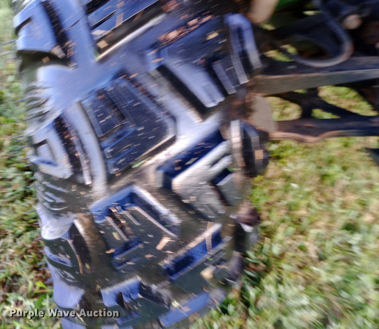 image for item NY9475 2013 John Deere 825i Gator utility vehicle