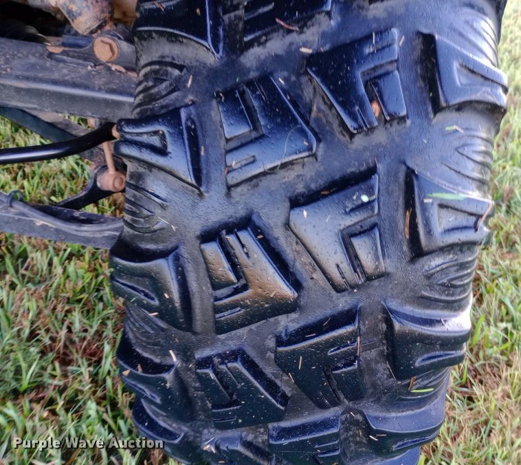 image for item NY9475 2013 John Deere 825i Gator utility vehicle