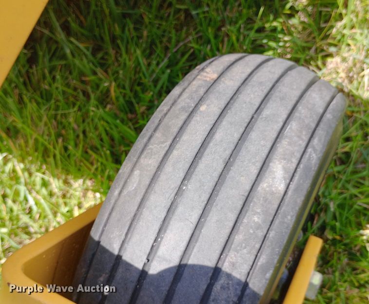 image for item NY9483 2004 Hustler Fastrak Z ZTR lawn mower