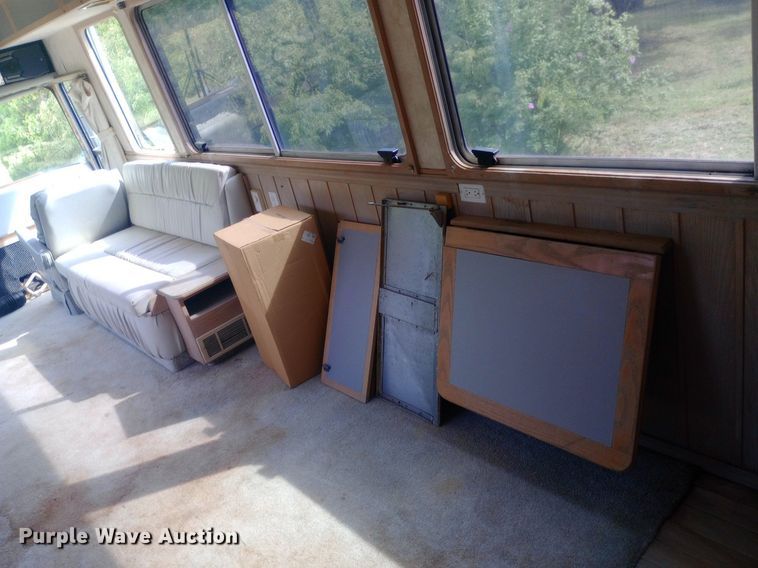 image for item NY9498 1978 AMGN Greyhound  RV