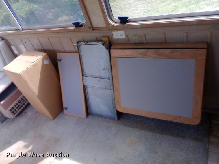 image for item NY9498 1978 AMGN Greyhound  RV