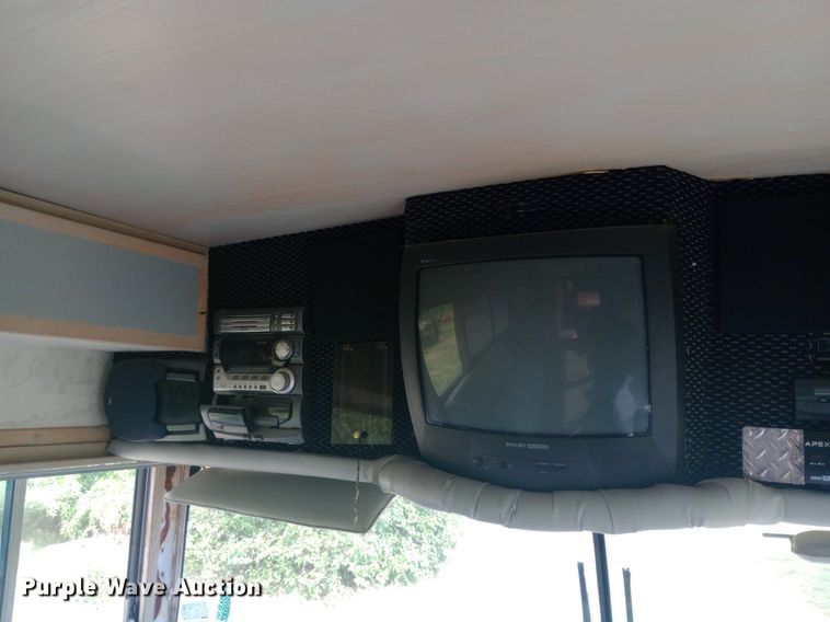 image for item NY9498 1978 AMGN Greyhound  RV