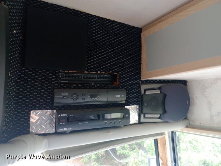 image for item NY9498 1978 AMGN Greyhound  RV