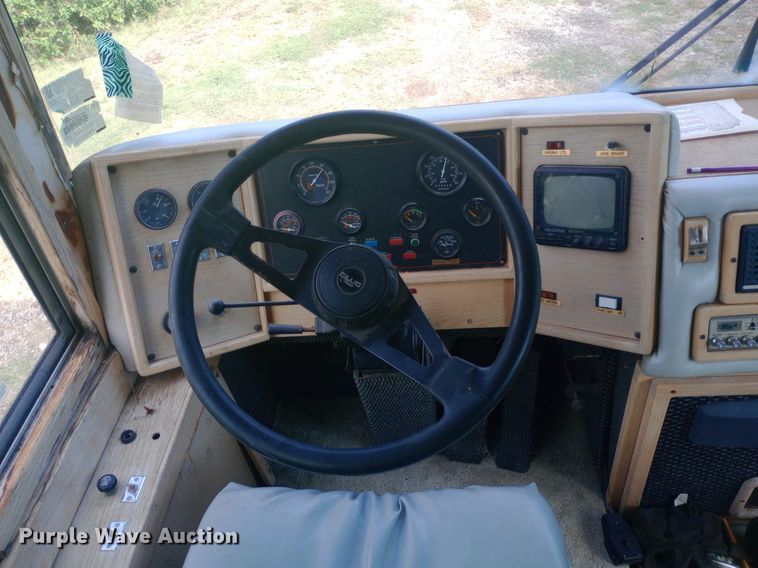 image for item NY9498 1978 AMGN Greyhound  RV