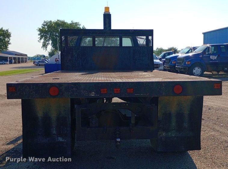 image for item NY9500 1989 Ford  F600 flatbed truck