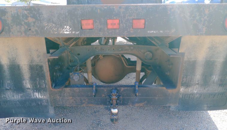 image for item NY9500 1989 Ford  F600 flatbed truck