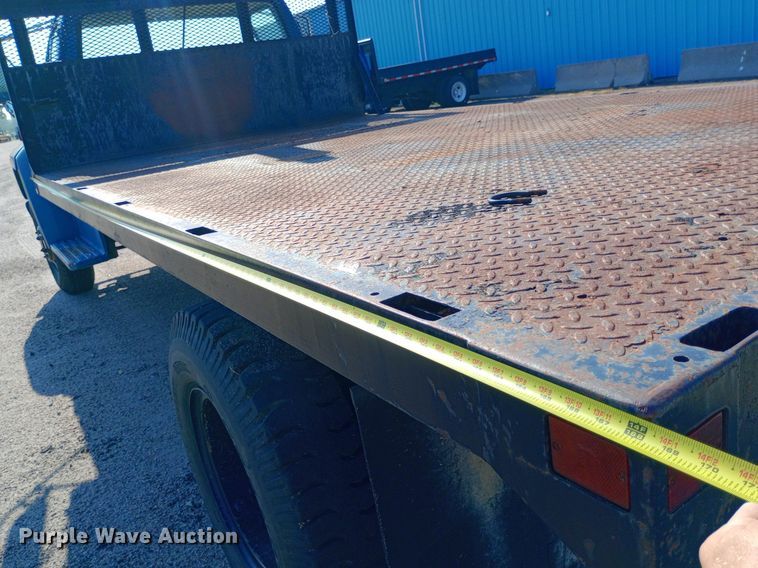 image for item NY9500 1989 Ford  F600 flatbed truck