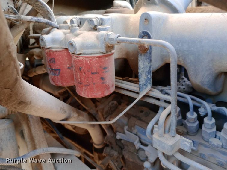 image for item NY9500 1989 Ford  F600 flatbed truck