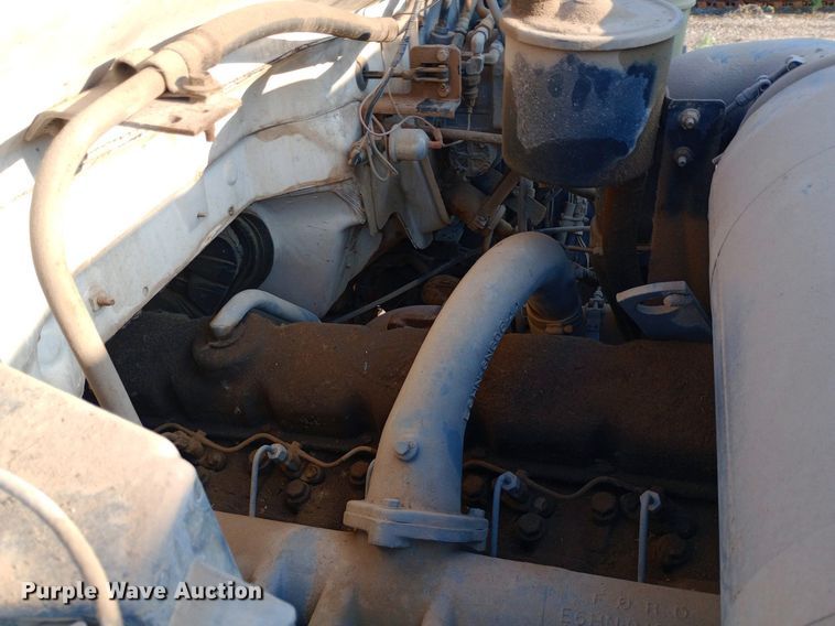 image for item NY9500 1989 Ford  F600 flatbed truck