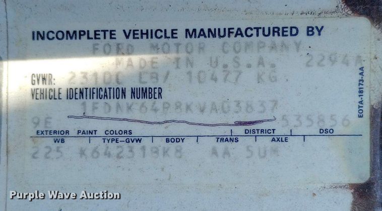 image for item NY9500 1989 Ford  F600 flatbed truck
