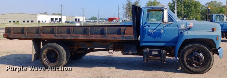 image for item NY9501 1989 Ford F600 dump flatbed truck