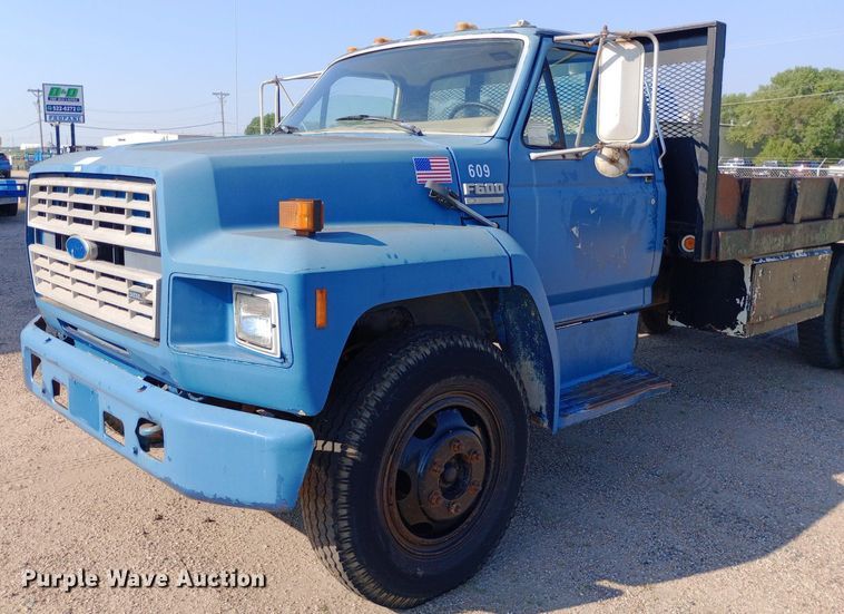 image for item NY9501 1989 Ford F600 dump flatbed truck