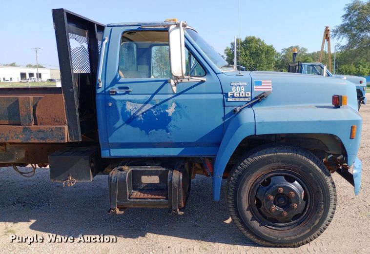 image for item NY9501 1989 Ford F600 dump flatbed truck