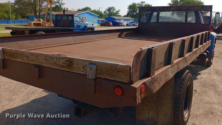 image for item NY9501 1989 Ford F600 dump flatbed truck