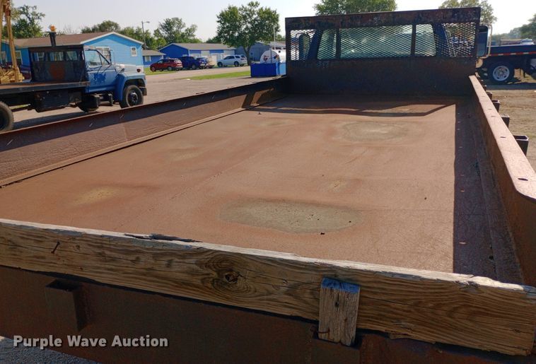 image for item NY9501 1989 Ford F600 dump flatbed truck