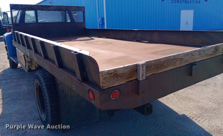 image for item NY9501 1989 Ford F600 dump flatbed truck