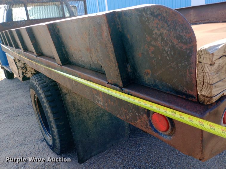 image for item NY9501 1989 Ford F600 dump flatbed truck